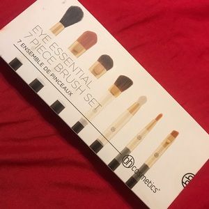 Bh cosmetics brushes
